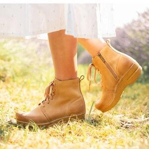 Dansko Sigourney Distressed Honey Boot